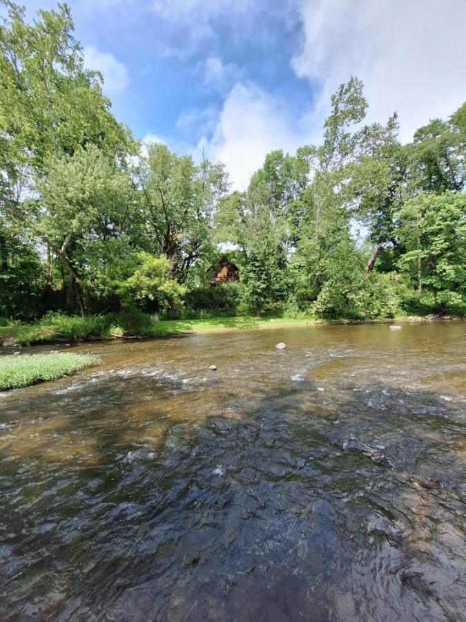 Neshannock Creekside Log Cabin Volant Extérieur photo